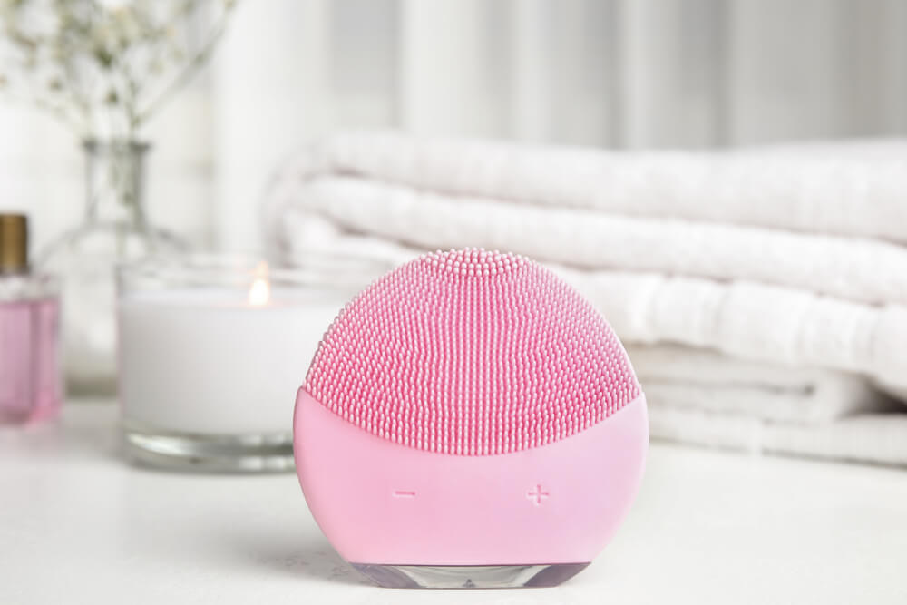 Cleansing brush