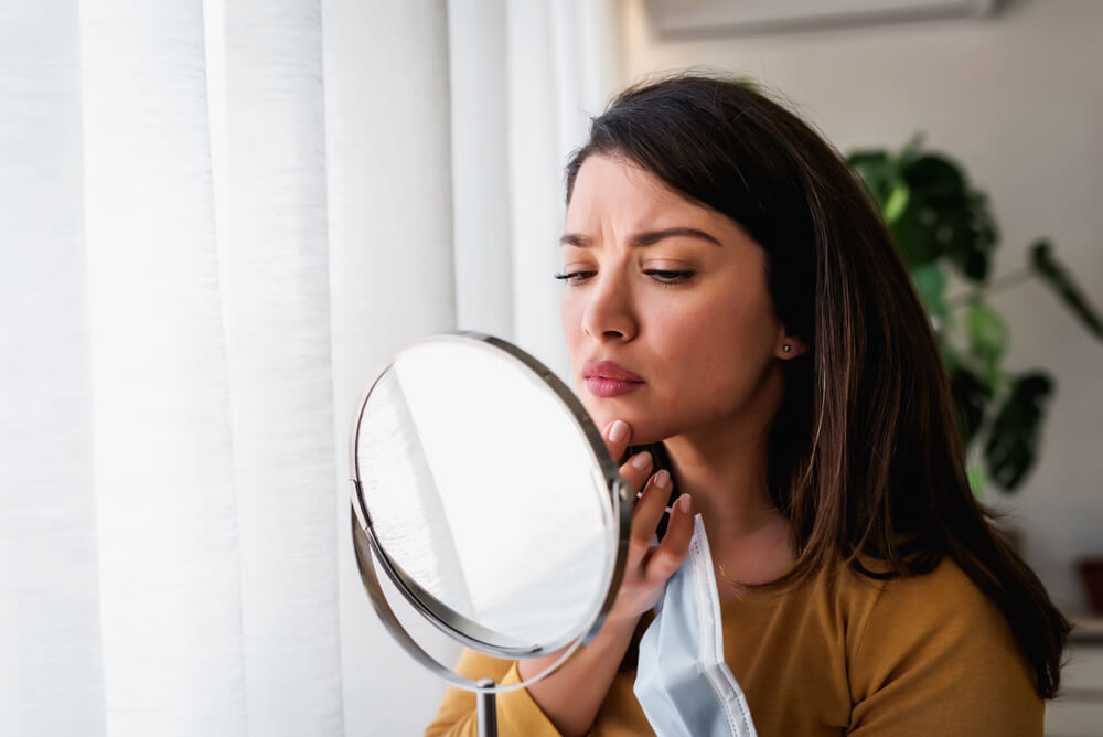 Woman with mask - Private labeling beauty trend